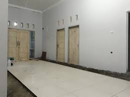 Penggunaan keramik granit pada lantai rumah akan menambah sisi elegan dan kemewahan rumah akan lebih terlihat. Ogie Hartantyo On Twitter Ekspektasi Awal Pake Keramik Platinum Aja Udah Bagus Akhirnya Kita Pake Granit Dong Supaya Rumahnya Mevvah Buat Perbandingan Nih Harga Keramik Platinum Sekitar 60rb Per M2 Sedangkan Granit