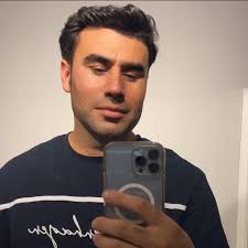 Who has seen "Rabbit house" in Epsom ? & is there any context of it ? Like  a background story ?