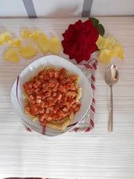 Rezept Nudeln Mit Tomatensosse Nudeln Mit Tomatensosse Lebensmittel Essen Rezepte Nach Zutaten