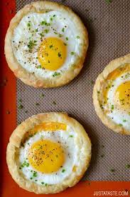 Cheesy Puff Pastry Baked Eggs Recipe Recipes Breakfast Brunch Recipes Puff Pastry Recipes