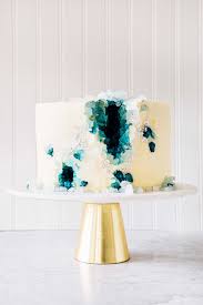 Learn how to decorate a cake with these 10 easy steps! Geode Cake Tutorial Hummingbird High