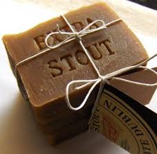 Epingle Par Benjamin Domi Sur Zeep Decoraties Cadeaux De Biere Savon Fait Maison Savon Artisanal