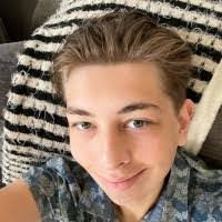 Jessica Reavis's Instagram, Twitter & Facebook