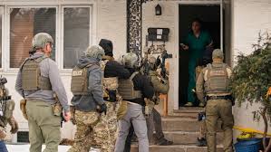 ICE memo says immigration officers assert sweeping power to enter homes  without a judge's warrant