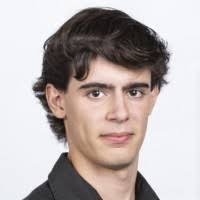 2200+ perfiles de «Smith»