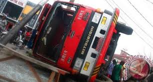 Hingga saat ini damkar cianjur masih melakukan penanganan. Kabupaten Ini Hanya Punya Satu Unit Mobil Pemadam Kebakaran