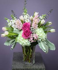 La Vie En Rose Overflowing With Pink Flowers This Arrangement Yells Feminine In All The Right Way Same Day Flower Delivery Flower Delivery Pink Spring Flowers