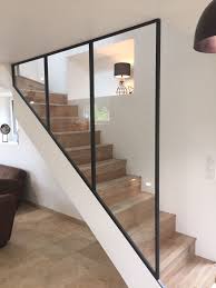 Verriere Acier Brut Sur Escalier Beton Recouvert De Lames De Parquet Fabrique A Bignan A Proximite De Locmin Escaliers Maison Idees Escalier Amenagement Maison