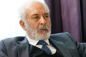 Kurtlar vadisi pusu dizisinde zaza olarak bilinen şeref zazaoğlu karakterine 3 sezon boyunca hayat veren ali sürmeli, eşkıya dünyaya hükümdar olmaz dizisinde ise kimsesiz doğan ismiyle yer almıştır. Son Dakika Ali Surmeli Den Haber Var Ali Surmeli Nin Saglik Durumu Nasil Magazin Haberleri