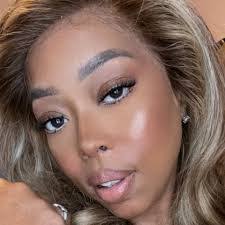 Kamisha Williams's Instagram, Twitter & Facebook