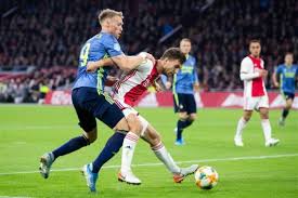 Vanaf 12.00 uur is in nyon de loting voor de derde voorronde van zowel de psv kent op zijn beurt de volgende tegenstander in de champions league, mocht er over twee wedstrijden worden afgerekend met fc basel. Ajax Go Six Points Clear As 10 Man Psv Are Sunk At Home By Az Dutchnews Nl