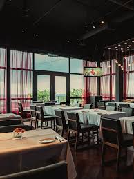 There's no better way to end a long day of blogging than with a swim at weil hotel's gorgeous pool. Dine Drink Weil Hotel