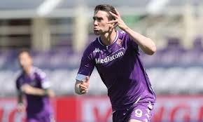 Vlahovic, 21, once dubbed himself as the 'new zlatan ibrahimovic', and he has shown plenty of promise with his improving scoring record. Calciomercato Milan La Maxi Richiesta Della Fiorentina Per Vlahovic Mercato Calciomercato Com