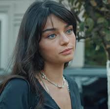 Frumoasa actriță ayça ayşin turan, este pe coperta revistei in style, ediția lunii ianuarie. Lovesick Girls Icons Halide Ayca Aysin Turan Ariza Like Or