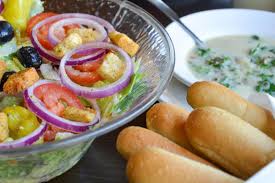 How many calories in olive garden salad. Olive Garden On Twitter What S Your Preferred Diet Low Carb Calorie Counting Saying I Had A Salad For Lunch Even Though It Came With Unlimited Refills Https T Co Orehbwnhse