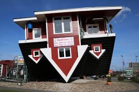 Stühle, tische, wc, lampen, schränke und vieles mehr. Das Verruckte Haus In Bispingen Hier Steht Alles Kopf Ausflugstipp Upsidedownhouse Bispingentouristik Haus Steht Kopf Verruckte Hauser Haus