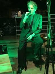 UNA GRANDE SERATA DI MUSICA DAL VIVO CON MARIO ROSATI CHE HA INTERPRETATO  RENATO ZERO