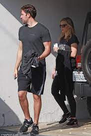 John krasinski's actual workout routine and diet. Emily Blunt Hits The Gym With Husband John Krasinski In Matching Workout Gear Daily Mail Online