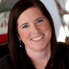 Kari Grubb's Instagram, Twitter & Facebook