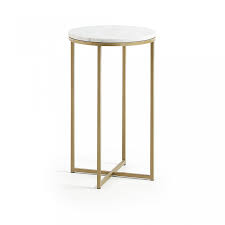 Masa Piedestal Din Metal Auriu Si Marmura Alba 43 Cm Sheffield La Forma In 2020 Marble Side Tables Side Table Marble Top Side Table