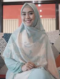 Oki setiana dewi hanya melohok melihat temannya pergi. Kebahagiaan Oki Setiana Dewi Anak Keempatnya Bisa Lepas Selang Makanan Okezone Celebrity