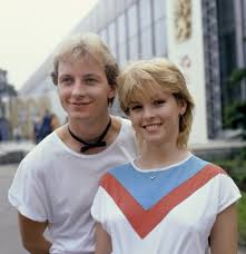 Listen to music from iveta bartošová like léto, víš, lásko & more. Popova Princezna Bartosova Nezila V Realite Muzi Ju Vyuzivali Skocila Pod Vlak Topky Sk