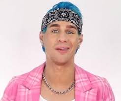 Omg brad, if you're worried about plugging your haircare, remember in the 90s cher was hocking someone else's stuff and it was accidentally. Brad Mondo Biography Birthday Awards Facts About Brad Mondo