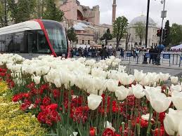 Dapatkan pakej percutian termasuk dengan penerbangan atau pakej. Istanbul Nantikan Musim Bunga Aku Dan Istanbul Facebook