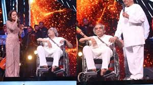 Santosh anand is an indian lyricist who attained success in the 1970s and earned the filmfare award for best lyricist twice Neha Kakkar Donates Rs 5 Lakh To Veteran Lyricist Santosh Anand Social News Xyz