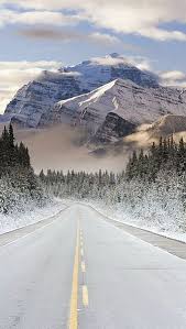 Extending From The Interior Plains Of Alberta To The Rocky Mountain Trench Of British Columbia Rocky Mountains Canada National Parks Scenery