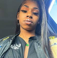 I'm trying to provide Thanksgiving groceries fo dinner for a family. Turkey  or ham and sides (for the family to cook) desserts (premade or for family  to cook) and drinks. I'll be