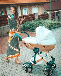 He was a member of the czech republic national football team. Galerie Bourlivak Limbersky Ukazal Sve Luxusni Kralovstvi Ma Viktorku V Posteli Foto 28 Isport Cz