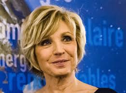 How tall and how much weigh evelyne dhéliat? Evelyne Dheliat En Deuil La Miss Meteo De Tf1 A Perdu Son Mari