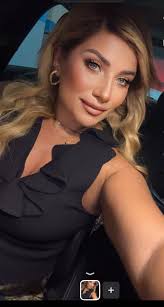 عيناكي مثل السماء خلقت للتأمل يا اجمل من كل جميل ❤️❤️❤️