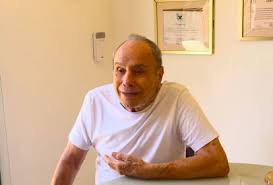Em meio à disputa com ex, Stênio Garcia visita ‘Cidade dos Idosos’