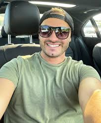 Justin Dupuis's Instagram, Twitter & Facebook