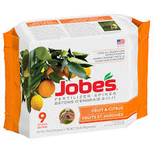 Soybean meal is a very popular option as it provides adequate nitrogen without the burn of a chemical fertilizer. Jobe S 9pk Fruit Citrus Fertilizer Spikes The Home Depot Canada