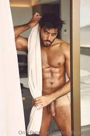 Famoso Gabriel Fuentes Pelado no OnlyFans - Foto de Penis