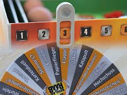Das beliebte seit staffel 6 von schlag den star spielen stars nicht mehr gegen einen von der redaktion ausgewählte kandidaten, sondern duellieren sich im. Schlag Den Raab Das Spiel Brettspiele Report
