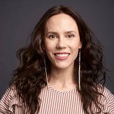 Lea Fleming's Instagram, Twitter & Facebook