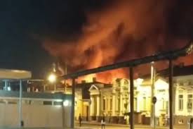 Возгорание произошло в здании, переоборудованном под дом престарелых в харькове. Na Centralnomu Rinku V Harkovi Stalas Masshtabna Pozhezha Portal Novostej Lb Ua