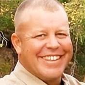 Lisa Dotts's Instagram, Twitter & Facebook