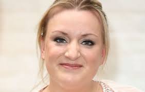 Daisy May Cooper to "get pissed and analyse Tinder dates"