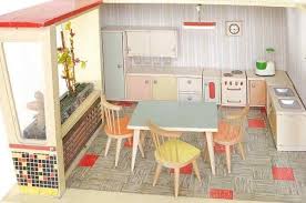 Pin Von Tanja Maass Auf 50er Jahre Barbie Haus Puppenhaus Zubehor Und Haus