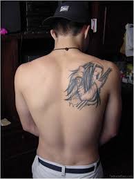 In many japanese artworks like paintings or tattoos, the geisha is associated with cherry blossoms that are the symbol of speciality of japan. 43 Alluring Japanese Samurai Tattoos For Back