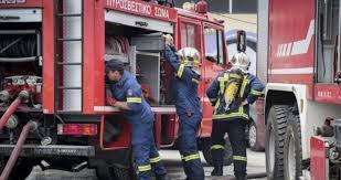 Συναγερμός για την πυροσβεστική πριν από λίγα λεπτά καθώς ξέσπασε φωτιά σε ταβέρνα στους θρακομακεδόνες. Fwtia Se Taberna Stoys 8rakomakedones Newsbreak