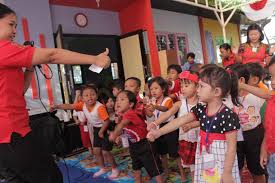 Sedangkan tante nisa seorang pns. Ypkk