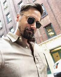 Friday has entered the room 😎 have a lovely day everyone ☕🫶 📷: Ryan  Eggold instastory 2017