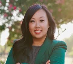 Mainhia Vang's Instagram, Twitter & Facebook