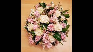 Then watch how to hide the oasis with foliage and decorate it with fresh flowers. How To Arrange Flowers In Oasis Tuzott Viragtal Asztali Dekoracio Youtube